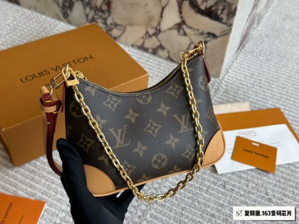 LV Mini croissant
