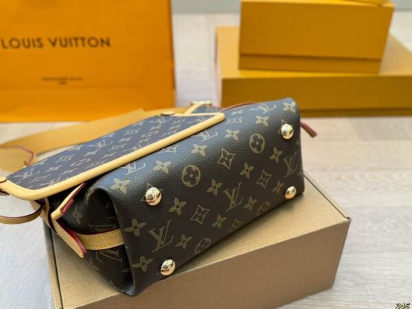 LV carryall